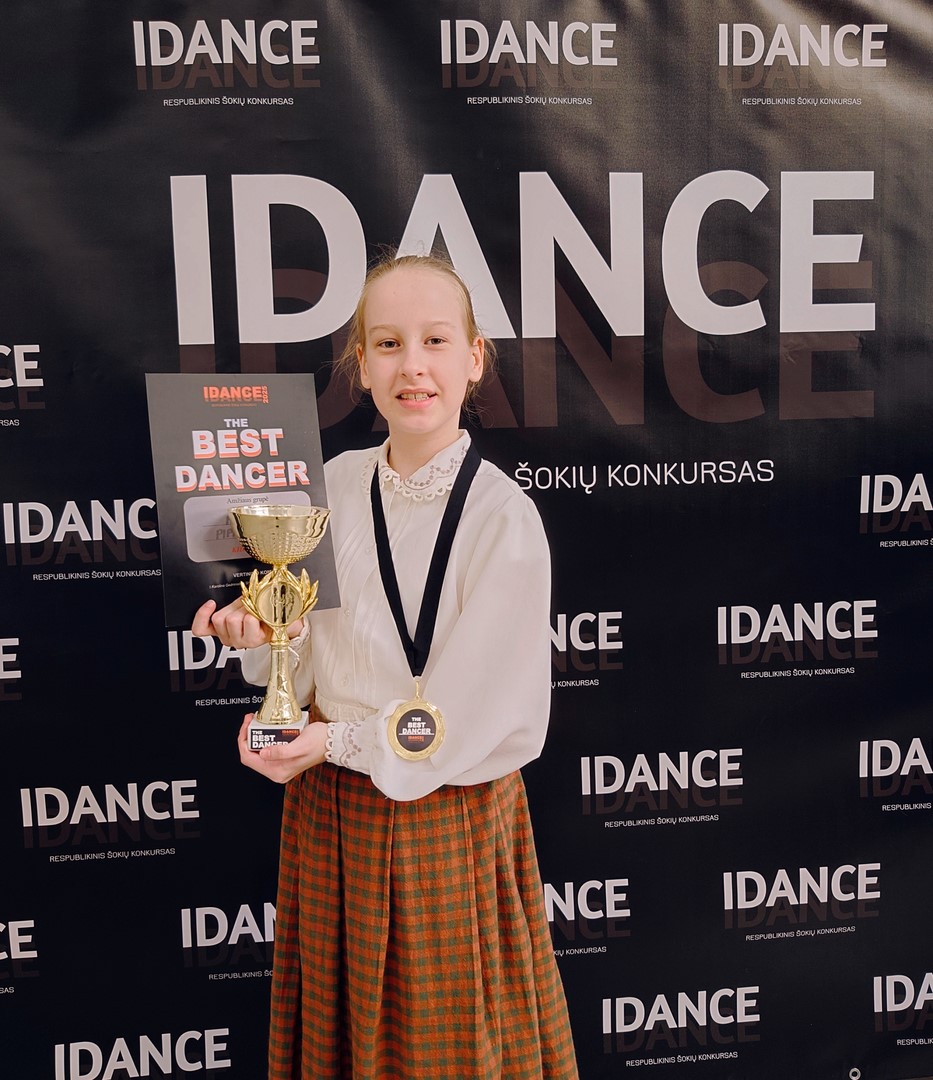 IDance 01